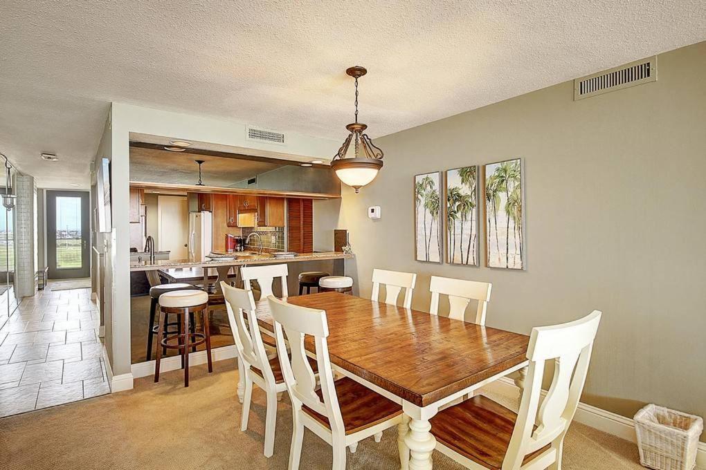 Sunrises And Ocean Views In This 2 Bedroom 2 Bath Port Aransas Eksteriør billede
